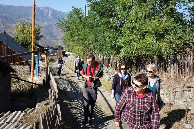 1 Day detour to Armenia from Tbilisi & Local family lunch - Lunch with a local family: Armenian BBQ, with real options