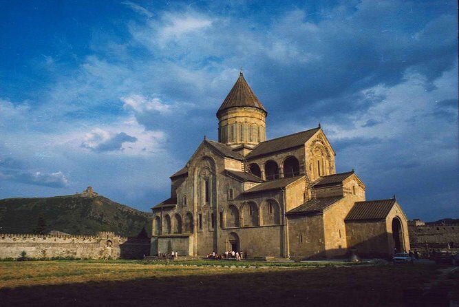 2-Day Private Tour to Kazbegi from Tbilisi - Price and value: what $457 per person really covers