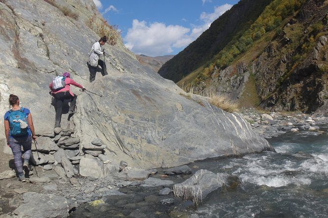 7-day hiking expedition to Tusheti through the Atsunta pass - Dartlo and Kvavlo: a lighter day that ends in stone tradition