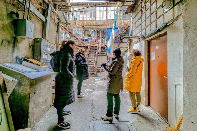 Alternative walking tour New Tiflis and backstreets - Key Things You’ll Notice on This New Tbilisi Walk