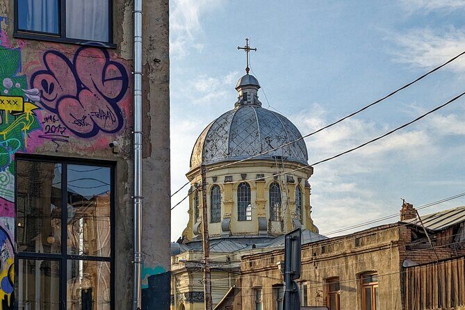 Alternative walking tour New Tiflis and backstreets - Stop 5: Roses Park for a Quiet Backstreet Walk