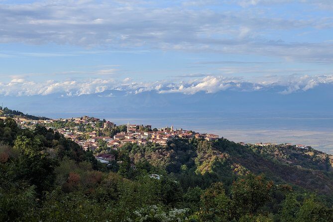 Best of Georgia - 3 or 4 days private tour with transfers and guide - Day 4 in Kakheti-style towns: Signagi walls, Bodbe Monastery, and bakery-town breaks