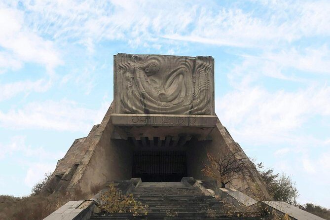 Brutal Tbilisi: Urban exploration and untold stories - Stop 2: Chronicles of Georgia (45 minutes)