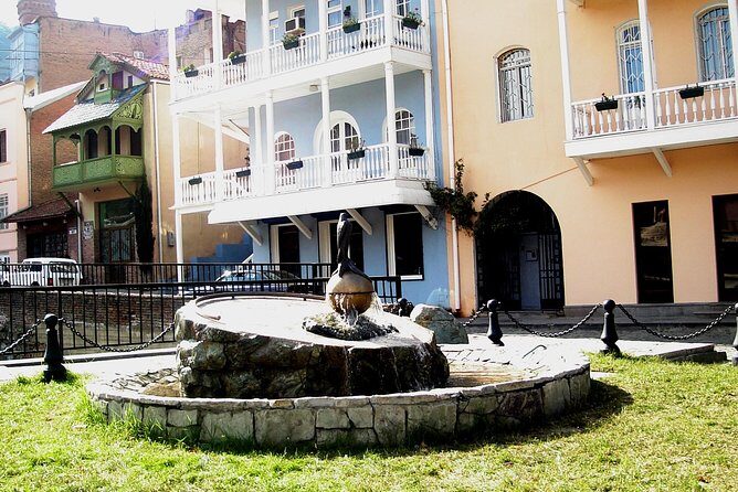 Classic Tbilisi Walking Tour - Bridge of Peace: A Modern Bow Over the Mtkvari River