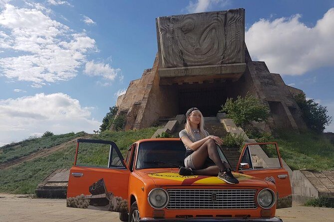 Concrete Giants Tour - Soviet-era apartment blocks and mosaics: seeing daily life, not just ideology