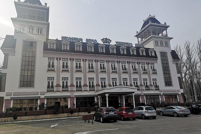 Explore Georgia in 5 days - Private transport that actually helps (instead of just existing)