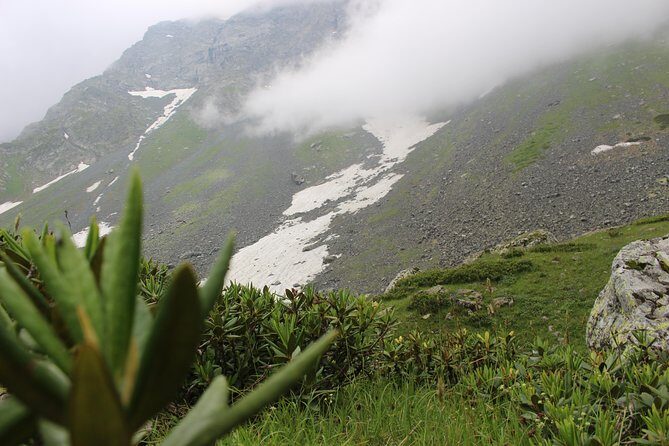 Five days tour to Khevsureti (Abudelauri lakes) & Kazbegi with hikes. - Day 3: Long drive to Kazbegi via Datvijvari Pass and Ananuri Fortress