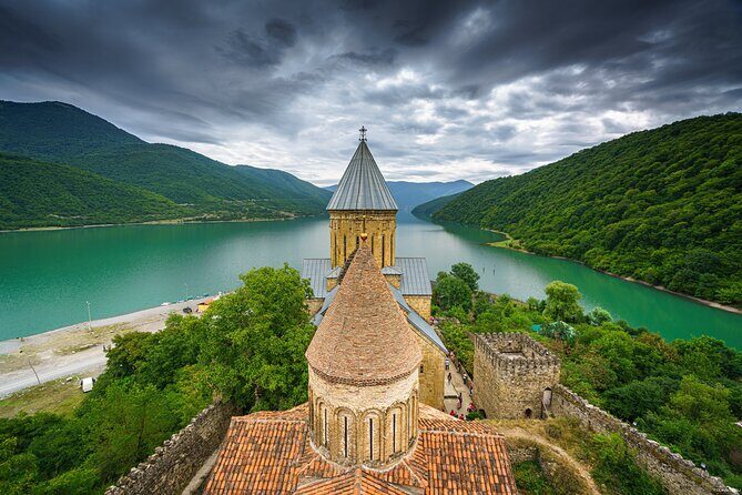 From Tbilisi: Kazbegi, Gudauri & Ananuri Day Trip - Zhinvali Water Reservoir: A Fast Photo Stop That Still Feels Worth It