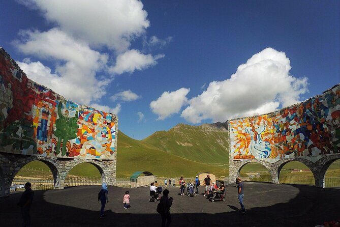 From Tbilisi: Kazbegi, Gudauri & Ananuri Day Trip - Mkinvartsveri and the Kazbek Approach: The Mountain’s Reputation Comes Along