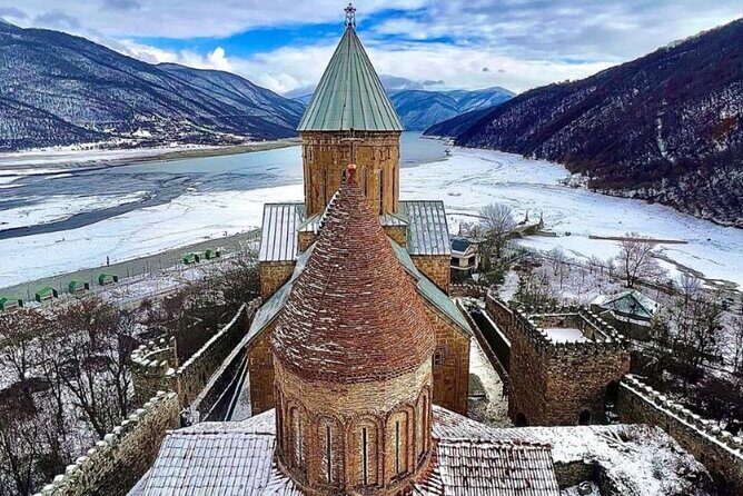 From Tbilisi to Gudauri Ski Resort, Zhinvali, Ananuri Day Trip - Black and White Rivers: the 15-minute stop that actually feels special