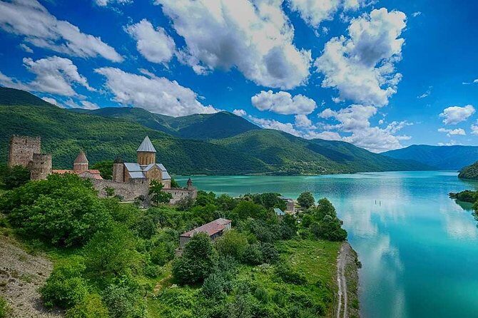 Full-Day Kazbegi - Stepantsminda, Gudauri Private Guided Tour - Aragvi River confluence and the alert tower story