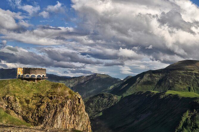Full-Day Kazbegi - Stepantsminda, Gudauri Private Guided Tour - Lunch stop at Rooms Kazbegi: plan for one hour