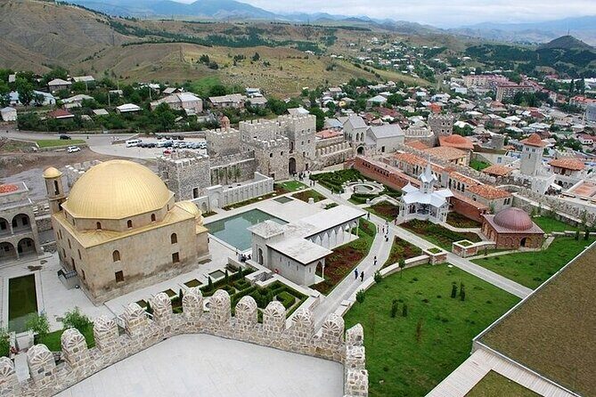 Full Day Private Tour in Vardzia, Rabati and Borjomi with Guide - A full day that starts early from Tbilisi