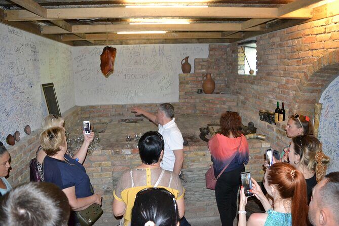 Kakheti: Bodbe, Sighnaghi, Telavi Wine Tour from Tbilisi - Telavi’s 900-year-old tree and the King Erekle sightline