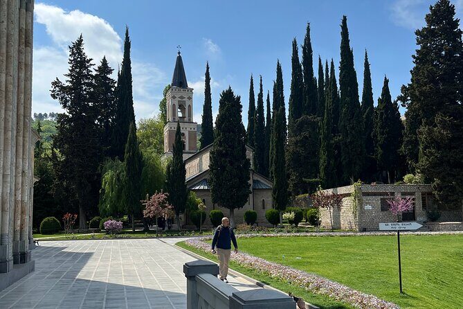 Kakheti-Sighnaghi Day Trip with wine tasting and Bodbe Monastery - Sighnaghi (Signagi) time: cobblestones, pastel houses, and a big wall