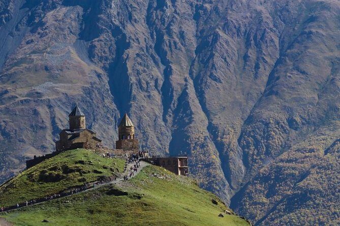 Kazbegi Adventure - Private Day Trip From Tbilisi with a Dinner + Masterclass - Your day on the road: pickup, comfort, and the 10–11 hour reality