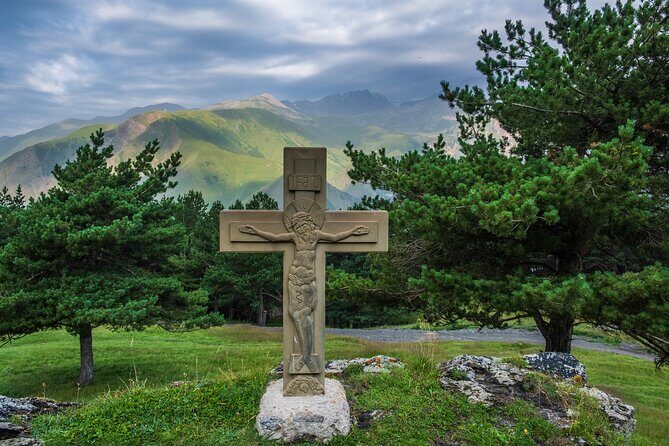 Kazbegi and Khinkali - the ultimate mountain experience tour - Transport and Group Size: Why the Day Feels Comfortable
