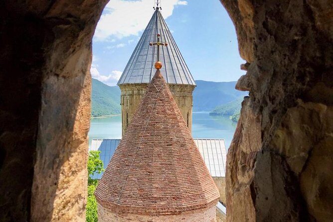 Kazbegi Day Trip (Jinvali, Ananuri, Gudauri, Gergeti church) - Zhinvali Reservoir: the dam stop that sets the mood