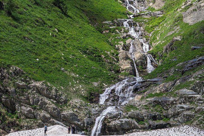 Kazbegi & Gudauri Private Full-Day Tour From Tbilisi - Lunch At Rooms Kazbegi: Fueling Up Without Killing the Timeline