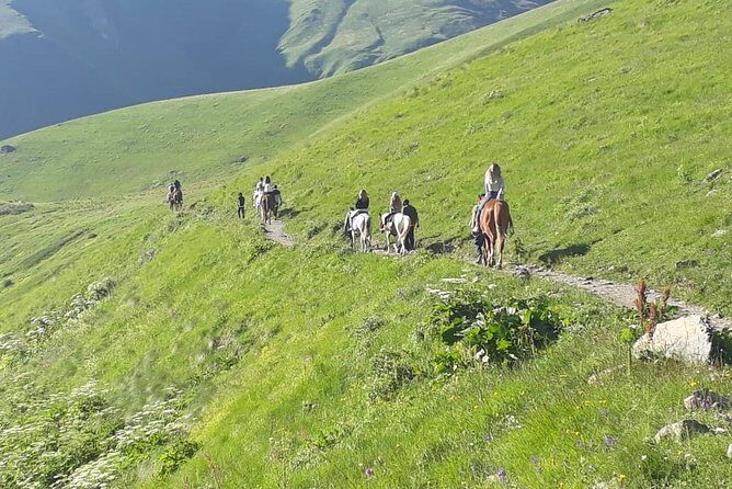 Kazbegi Tour from Tbilisi 2022 - Stop by Stop: What You’ll See and What It’s Like