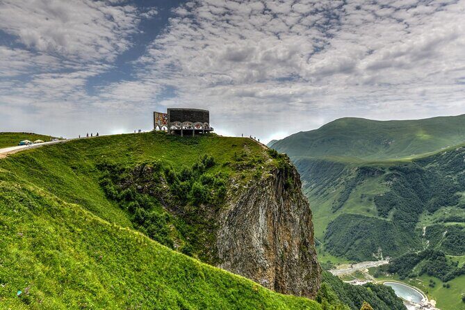 Kazbegi&Gudauri Small group tour including hotel pick up/drop-off - Stop 1: Zhinvali Water Reservoir for the easy win photos