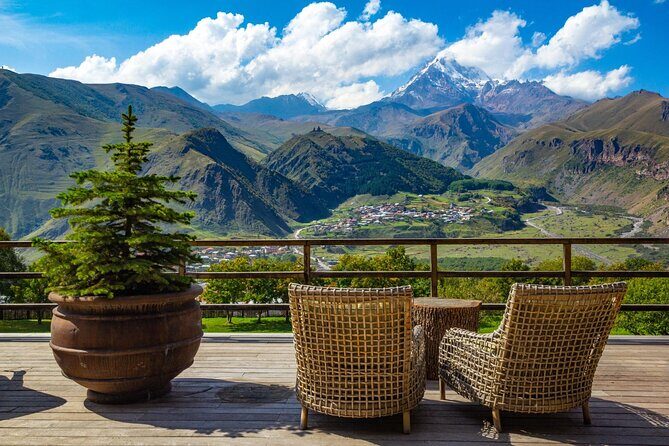 Kazbegi&Gudauri Small group tour including hotel pick up/drop-off - Stop 2: Pasanauri for a quick culture stop and the khinkali connection