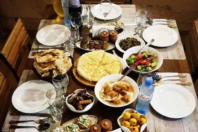 Kutaisi : Authentic Georgian Dining Experience at Local Family - The heart of the experience: a Georgian set menu in a family atmosphere