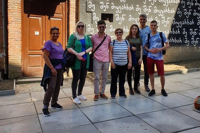 Kutaisi Walking Tour - Finding the red umbrella: where the tour starts
