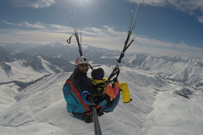 Paragliding tandem flights in Georgia - Gudauri tandem paragliding: what the 40 minutes really feels like