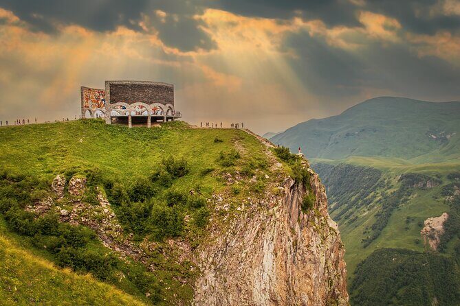 Private Day Tour to Kazbegi and Gudauri - Pasanauri Lunch Stop: Real Georgian Food, Set in the Right Spot