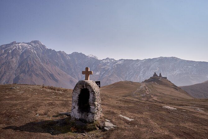 Private day trip to the Caucasus mountains and the Russian border - Entering the Kazbegi world: Ananuri Fortified Castle Ensemble and Jhinvali reservoir