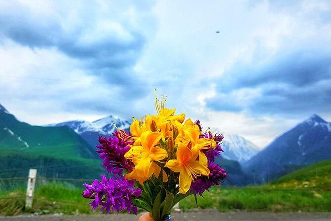Private Full Day Tour In Kazbegi - Gudauri (Paragliding & Rafting) - Pasanauri: the White and Black Aragvi rivers (and rafting if you want it)