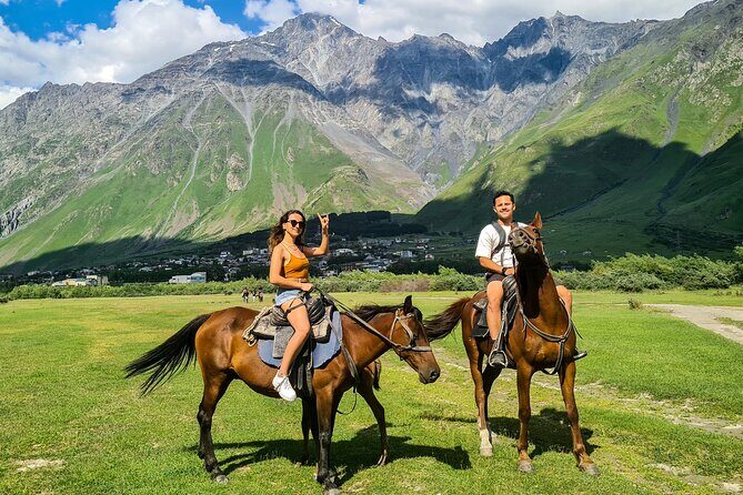 Private Kazbegi Tour: Gergeti, Ananuri & Scenic Views - Starting Point at Rose Revolution Square and How Pickup Usually Feels