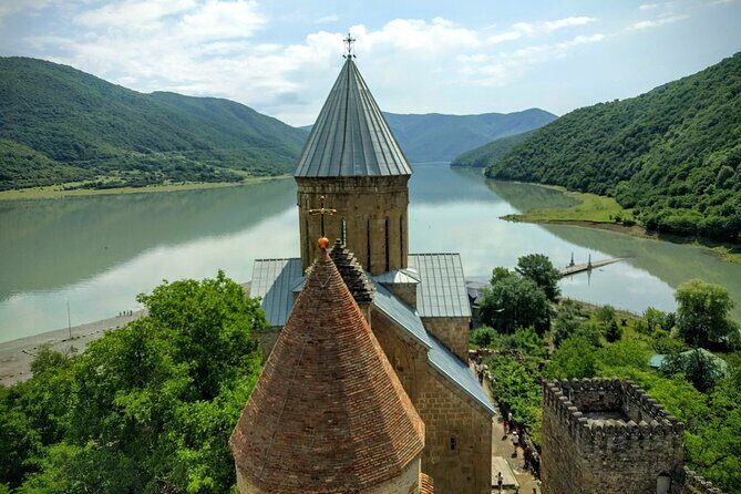 Private Kazbegi Tour: Gergeti, Ananuri & Scenic Views - Road Time, Comfort, and How to Survive 9–11 Hours