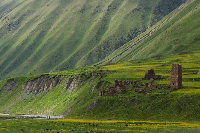 Round-Trip Bus Transfer to Truso Valley from Kazbegi - Meeting at Mountain Freaks in Stepantsminda: Easy Start, Clear Flow