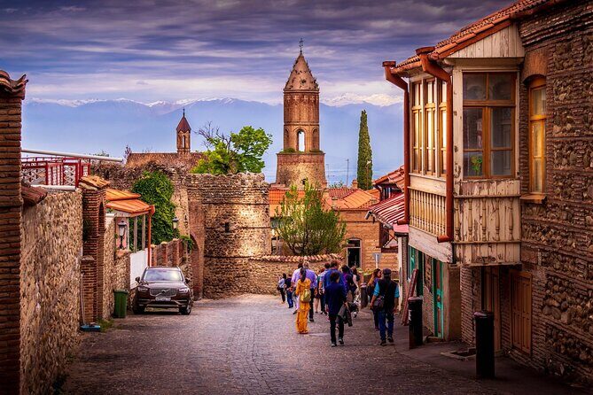 Taste of Kakheti: Wine Tour Bread Baking & Churchkhela Workshop - Pickup, luggage space, and how the day flows