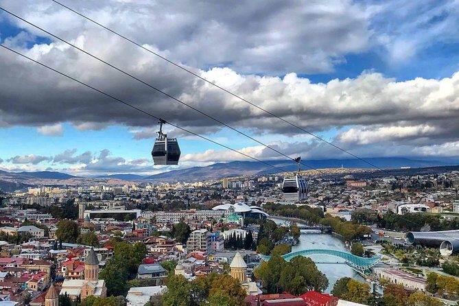 Tbilisi Explorer: Essential Walking Tour for First-Timers - Rezo Gabriadze Marionette Theater: A Family-Friendly Culture Stop