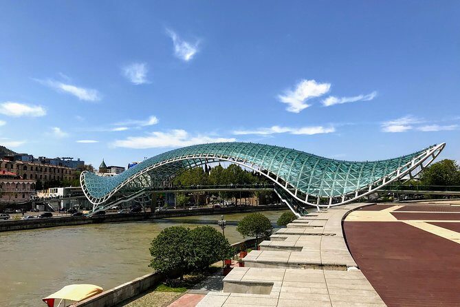 Tbilisi Explorer: Essential Walking Tour for First-Timers - The Old City Edge: Wall Ruins and an Anchiskhati Basilica Stop
