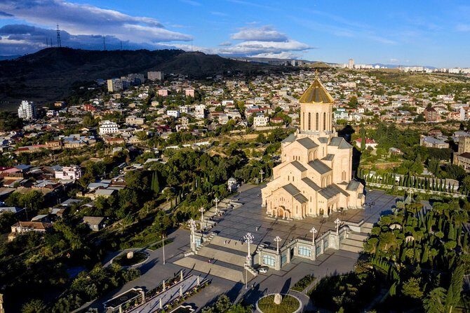 Tbilisi & Mtskheta city tour - The guiding style and language: what to look for
