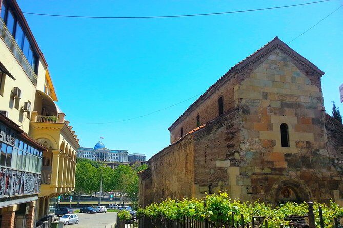 Tbilisi - Mtskheta - Jvari. Full City Tour on Hop On Hop Off Bus - Guides, languages, and the narration that keeps it moving