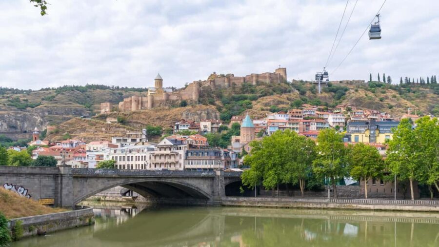 Tbilisi: Old and New City Guided Tour with 2 Cable Car Rides - Narikala Fortress and Mother of Georgia: the “big landmarks” portion that anchors everything