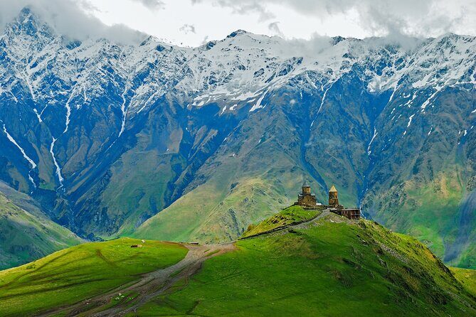 Tbilisi to Kazbegi, Gudauri, and Ananuri Day Tour - Gudauri viewpoint: a photo break that feels like the main event