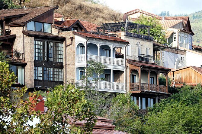 Tbilisi Walking Tour Including Cable Car and Wine Tasting - Metekhi Cathedral: Vakhtang Gorgasali and the palace-territory name