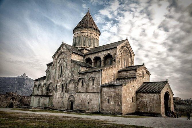 Uplistsikhe, Mtskheta and Jvari - historical private day tour from Tbilisi - Jvari monastery: the cliff viewpoint that makes the rivers feel close
