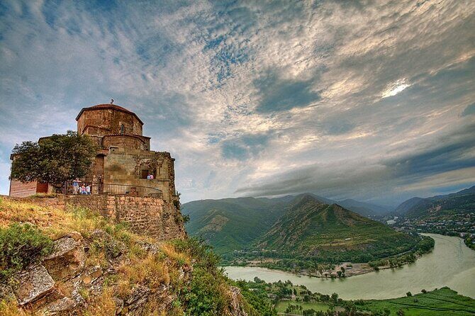 Uplistsikhe, Mtskheta and Jvari - historical private day tour from Tbilisi - Optional winery/lunch: a slower moment that won’t eat your schedule