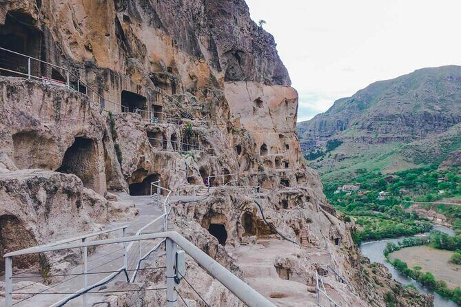 Vardzia, Rabati, and Borjomi Ancient Georgia Group Tour - Guides and group size: when the storytelling clicks