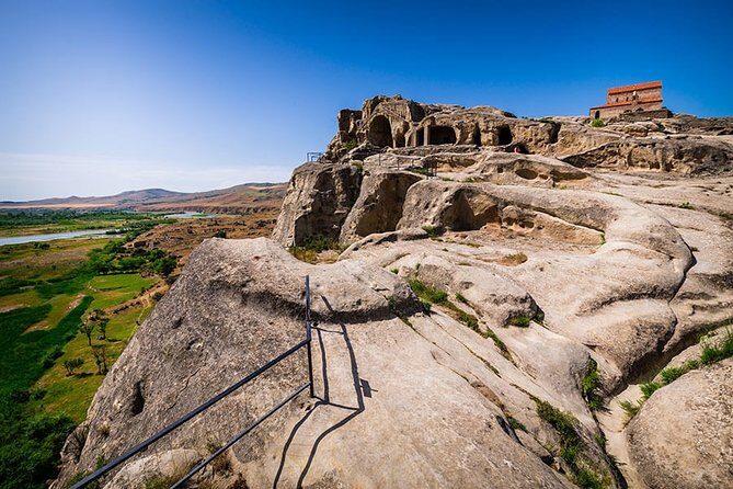 Virtual tour to Georgia - Martvili and Okatse Canyons, plus Kinchkha waterfall: nature segments that break up the history