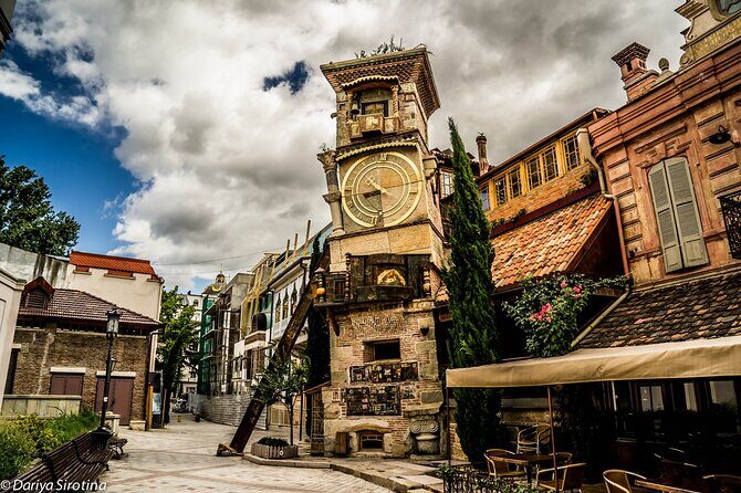 Walking City Tour in Tbilisi - Old Town Tbilisi: narrow streets, carved balconies, and photo-ready corners